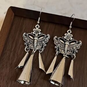 Butterfly Dangle Earrings N1559